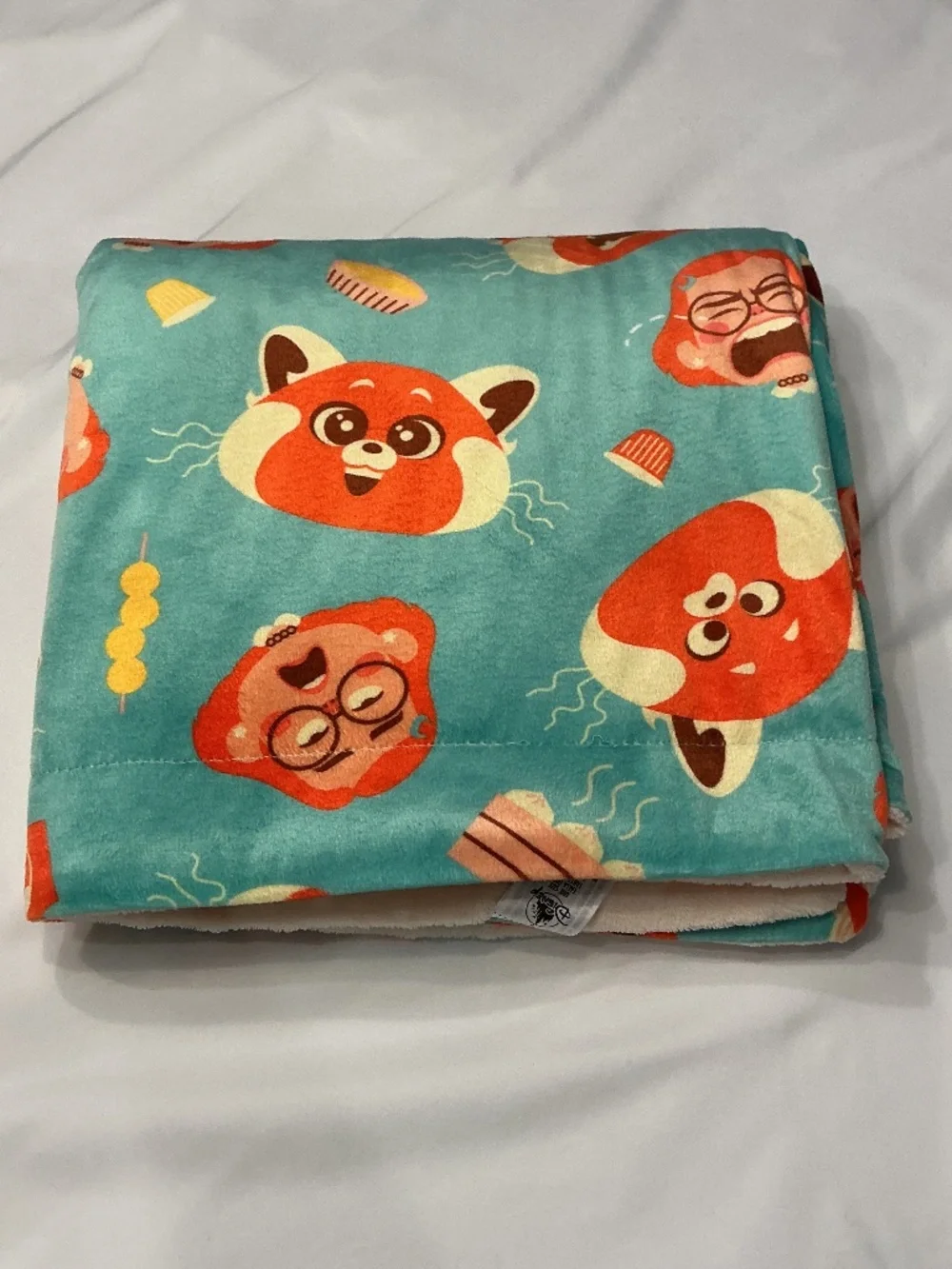 DISNEY PIXAR “Turning Red” Panda Mei Throw Blanket